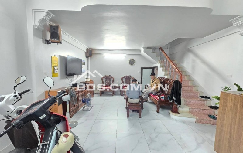 Bán nhà Thái Thịnh 35m 4 tầng MT4.3m lô góc, kinh doanh hơn 13 tỷ.